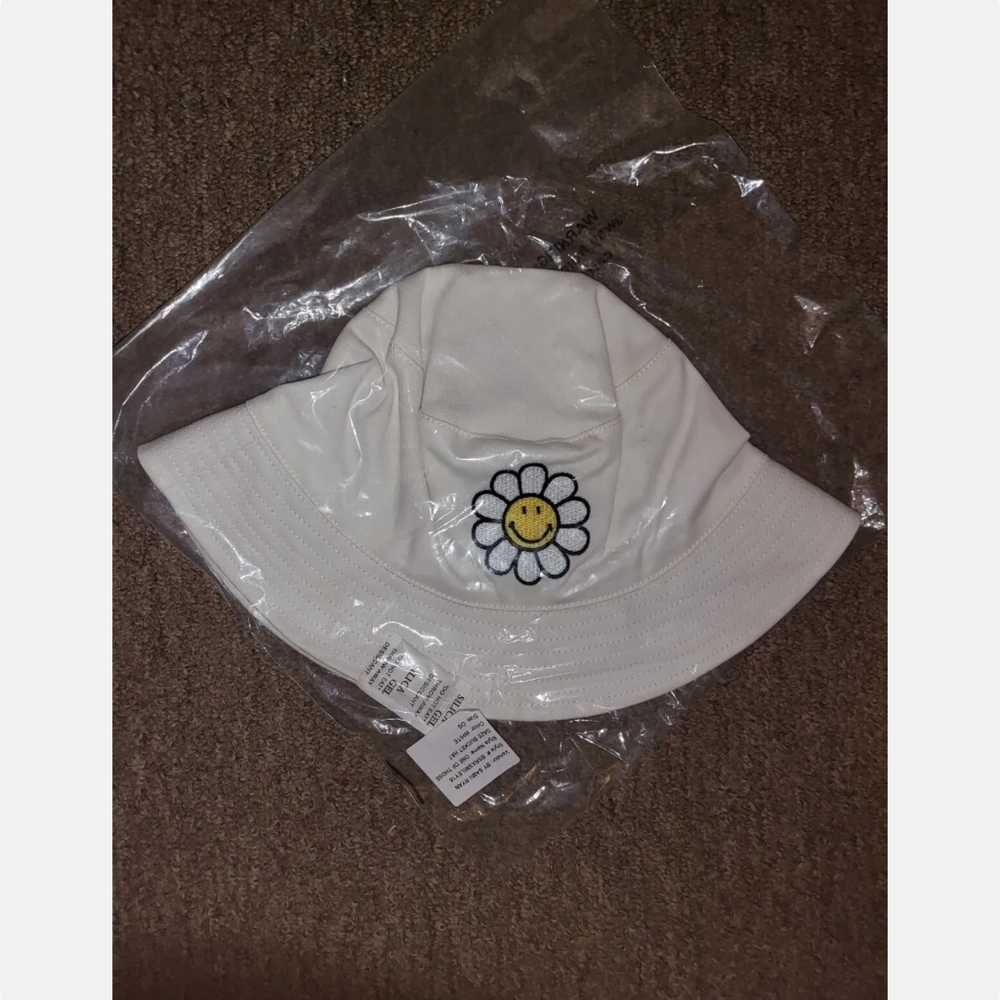 BSR By Samii Ryan x REVOLVE One of Those Daze Bucket Hat OS Y2K 90s Fashion - Picture 1 of 2